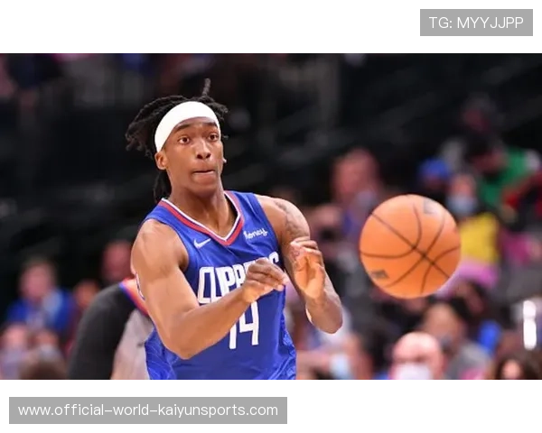 篮球少年隔扣长人！裁判都看愣